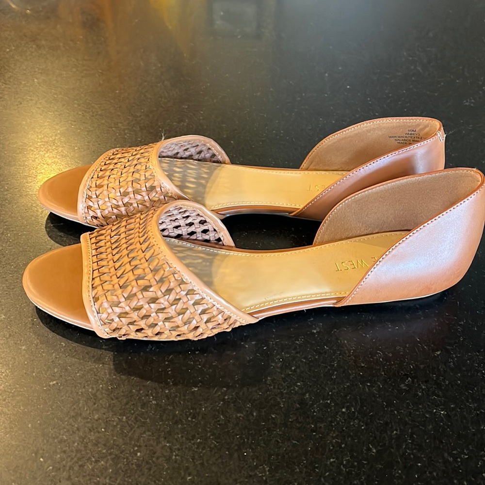 NWOT Nine West sandal. Size 10